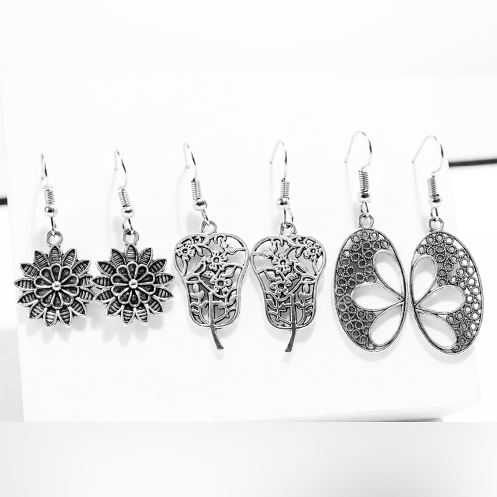 🌸 3 for $12 Women’s 3 Pairs of Earrings